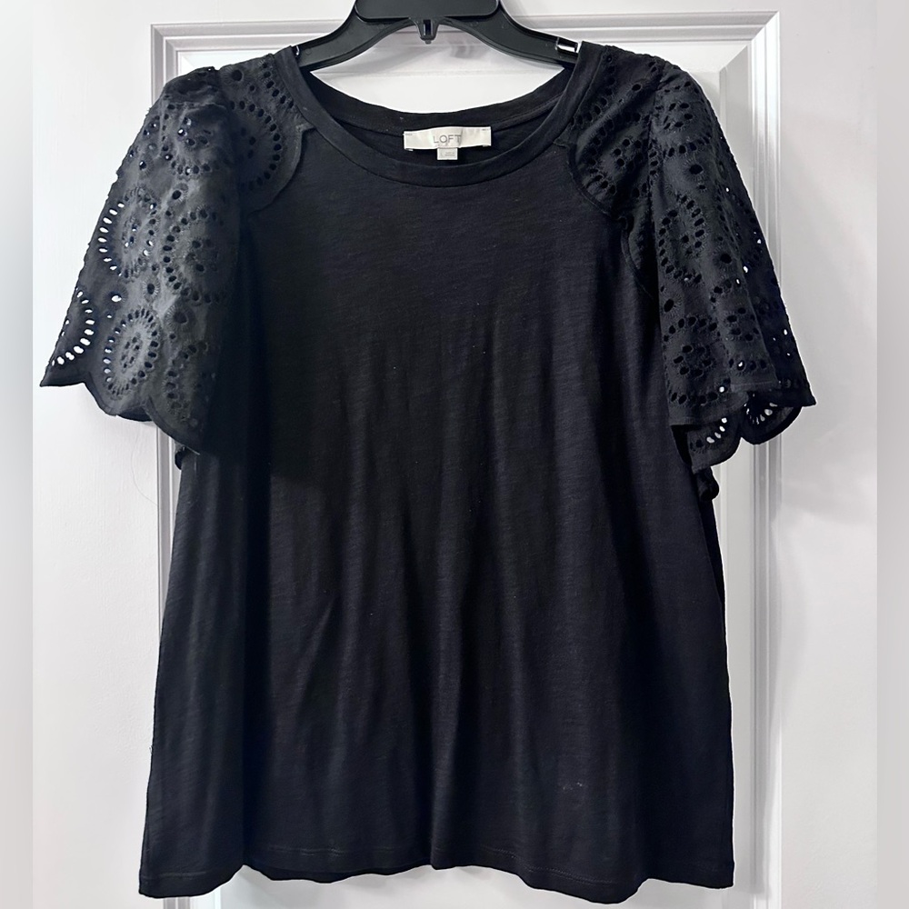 EUC Loft black linen top eyelet sleeves Large